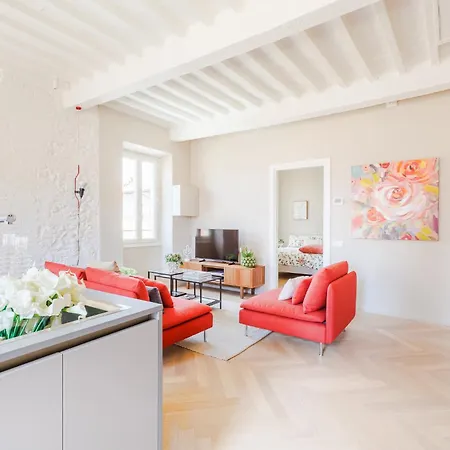 The White Penthouse Apartment *