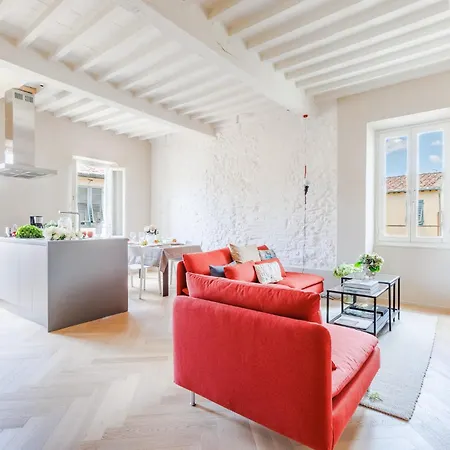 The White Penthouse Apartment Lucca