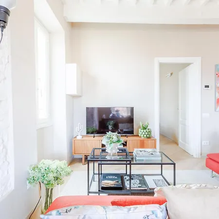 The White Penthouse Apartment *
