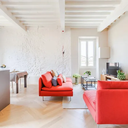 The White Penthouse Apartment Lucca
