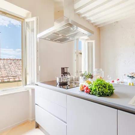 The White Penthouse * Lucca