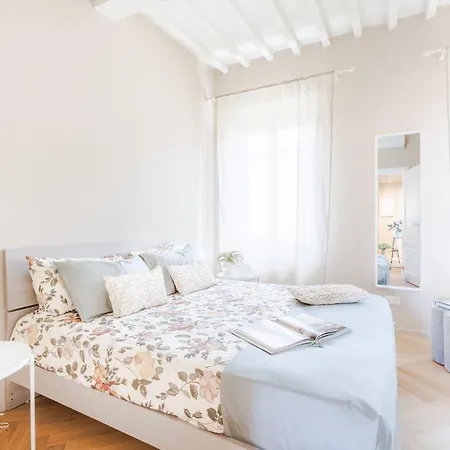 Apartment The White Penthouse *