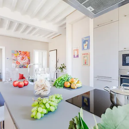 The White Penthouse Apartment Lucca