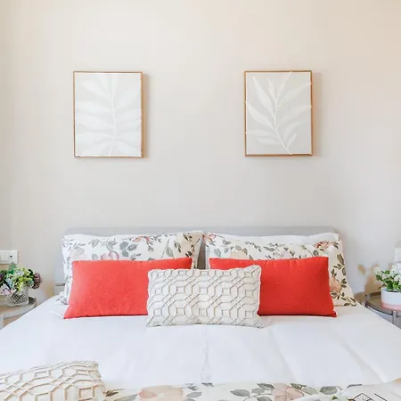The White Penthouse Apartment
