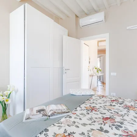 The White Penthouse Apartment