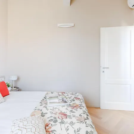 The White Penthouse Apartment *