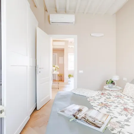 The White Penthouse Apartment *